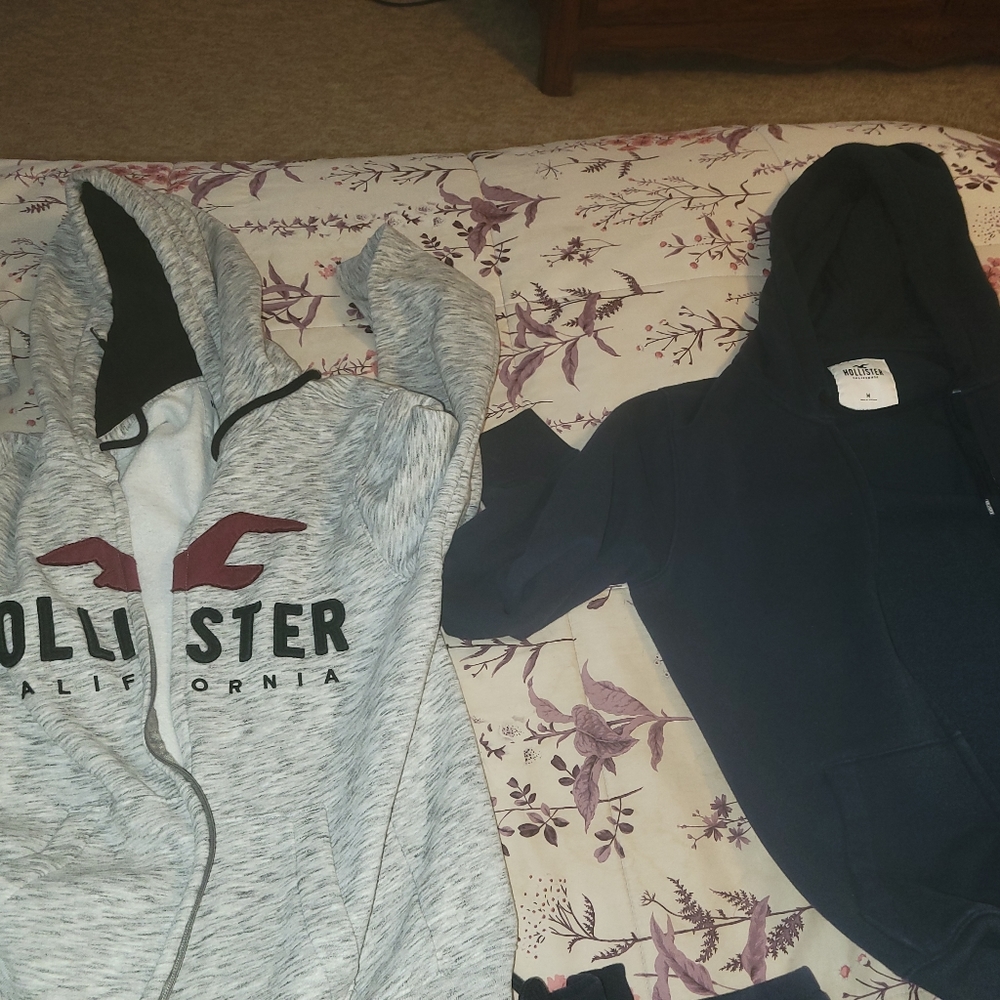 Young Men's Hollister pants and Medium hooded jackets..6 pieces total